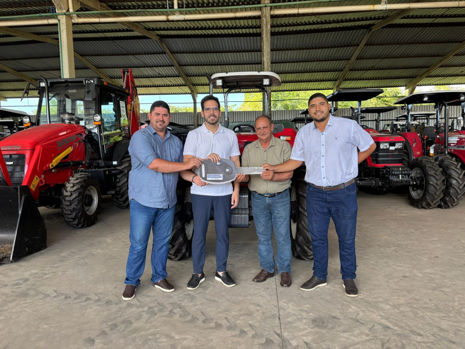 Batalha recebe novo trator agrícola para reforçar apoio ao homem do campo