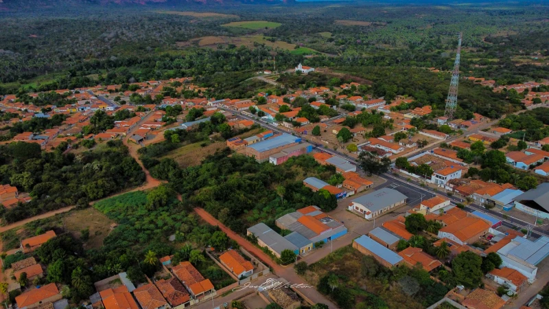 Justiça obriga prefeito no Piauí a exonerar contratados e nomear concursados
