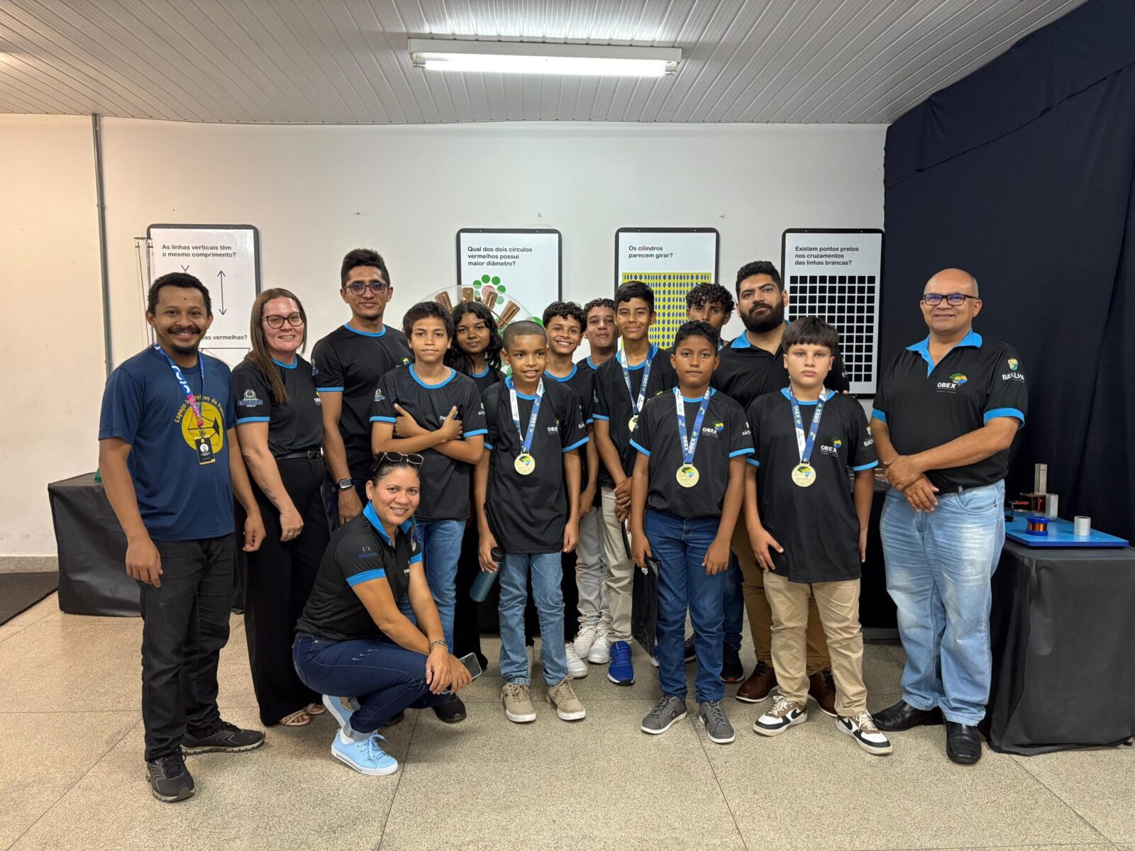 Medalhistas de ouro da OBEX participam de excursão científica em Teresina
