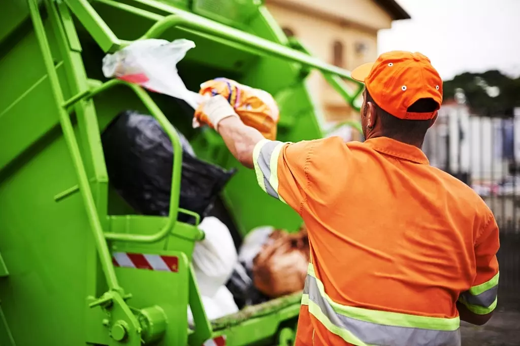 Moradores do Esperança I relatam falta de coleta de lixo; serviço deve ser normalizado hoje