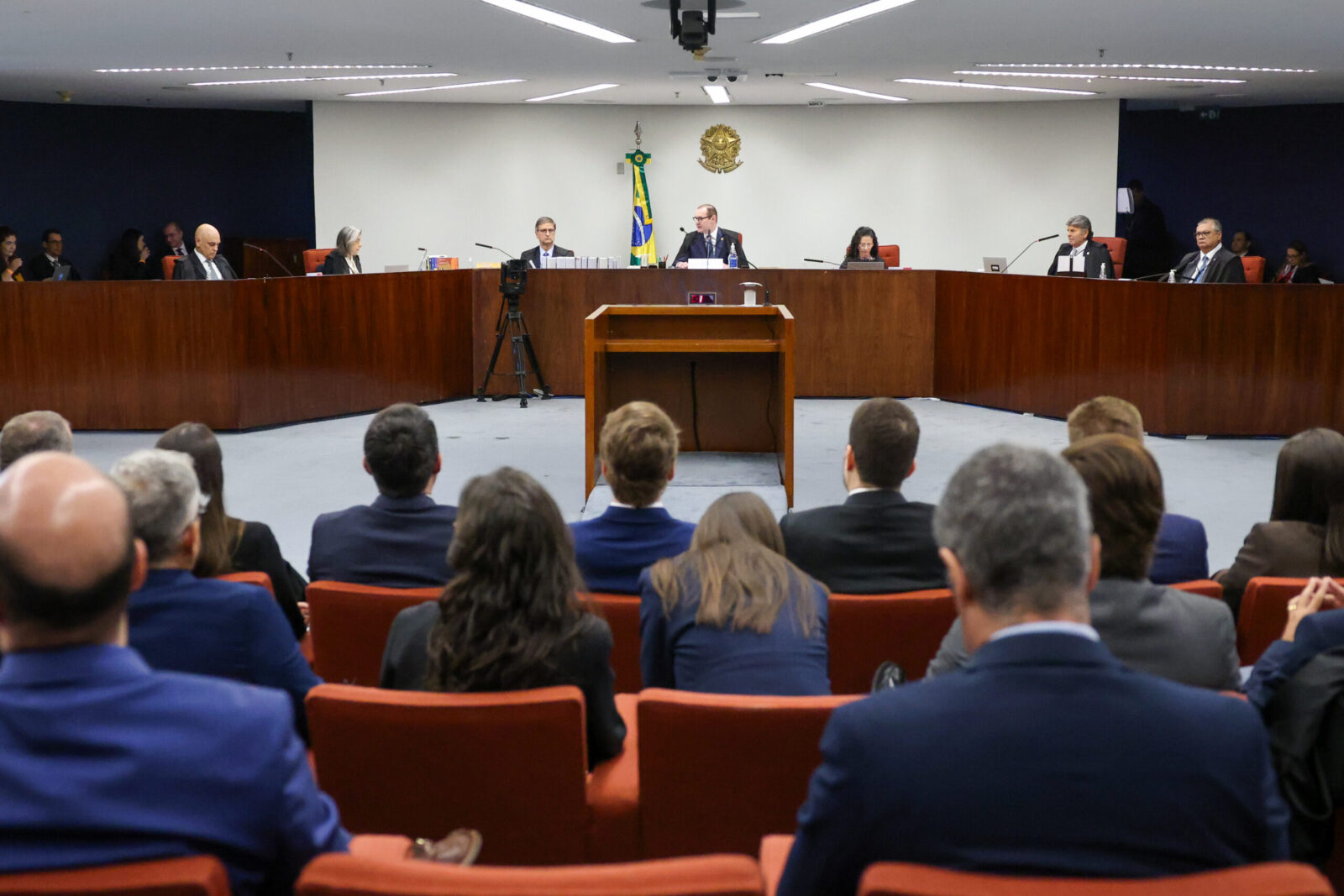 STF terá sessão extra para continuidade de julgamento de Bolsonaro; entenda