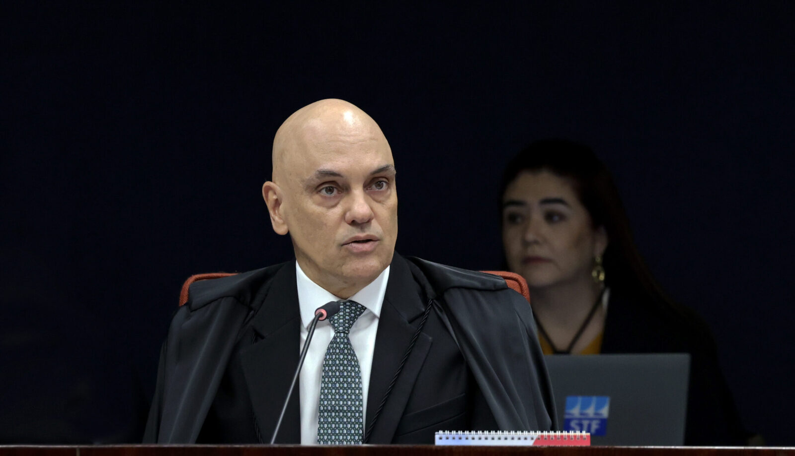 Moraes vota pela condenação de Bolsonaro e sete aliados por tentativa de golpe de Estado