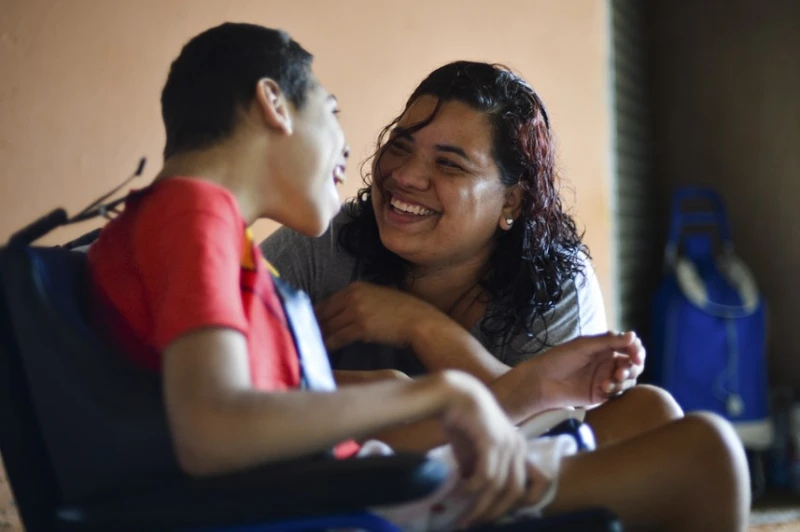 Mães de crianças atípicas poderão ter apoio psicológico digital pelo SUS no Piauí
