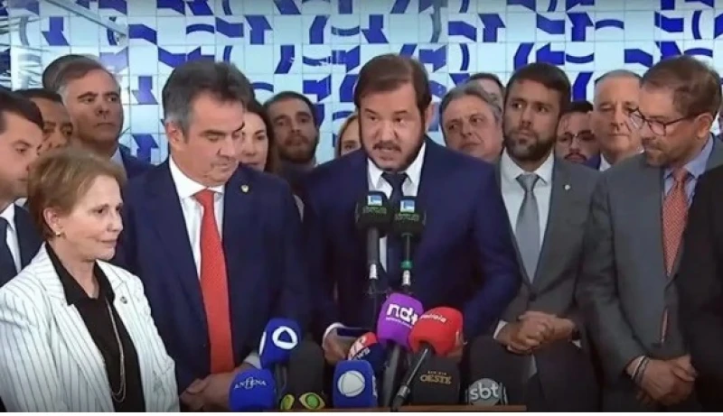 União Brasil e Progressistas deixam base do governo Lula com aval de Ciro Nogueira