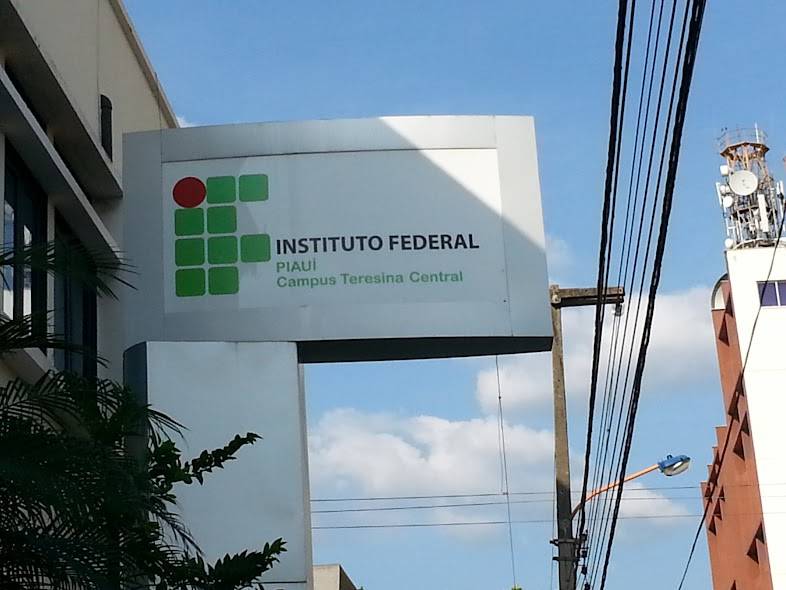 IFPI abre inscrições para concurso com 52 vagas e salários de até R$ 6,4 mil