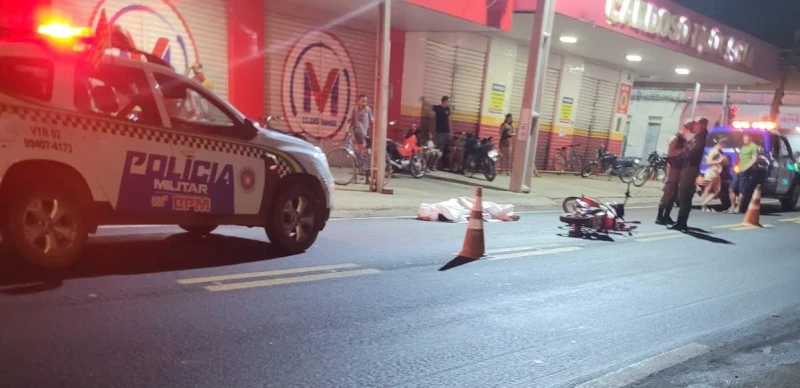Tios de jogador que morreu após bater moto em vaca são indiciados por homicídio culposo