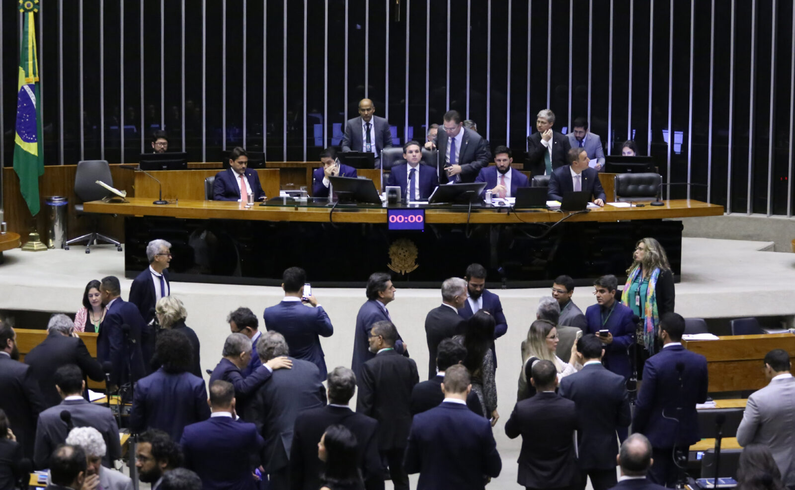 Quatro deputados do PT no Piauí votam contra projeto Antifacção na Câmara