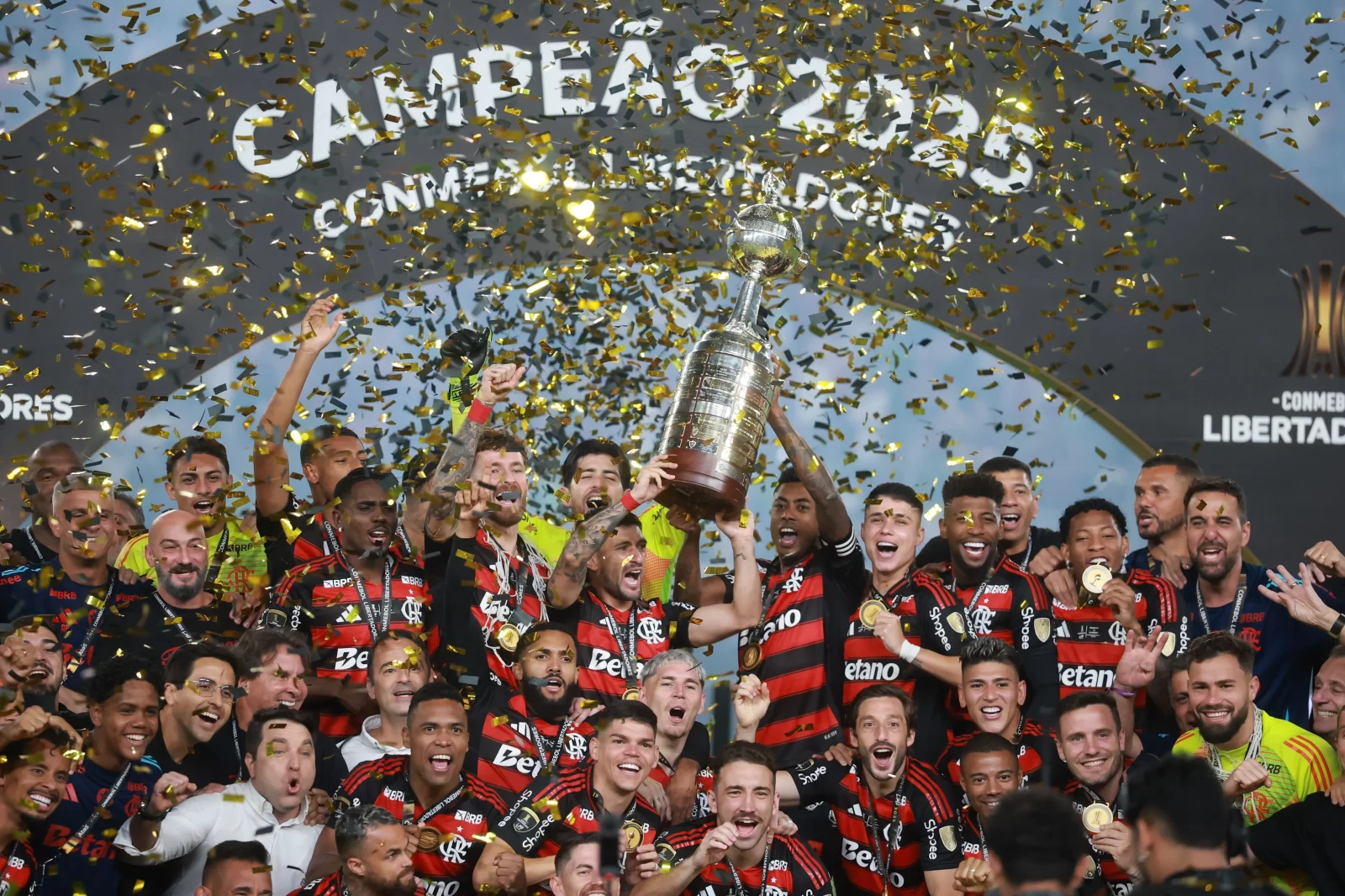 Flamengo vence o Palmeiras e conquista o tetracampeonato da Libertadores