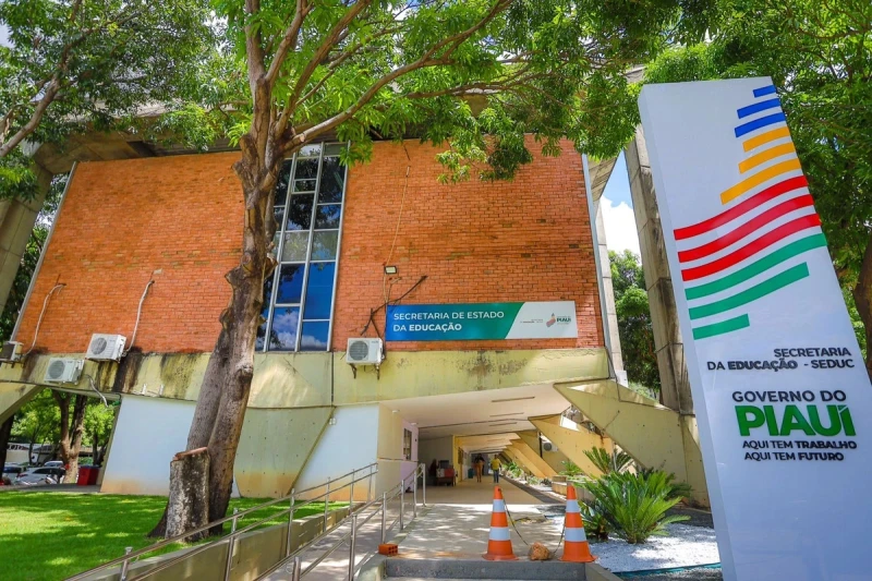 Professores relatam falta de convocação em seletivo da Seduc