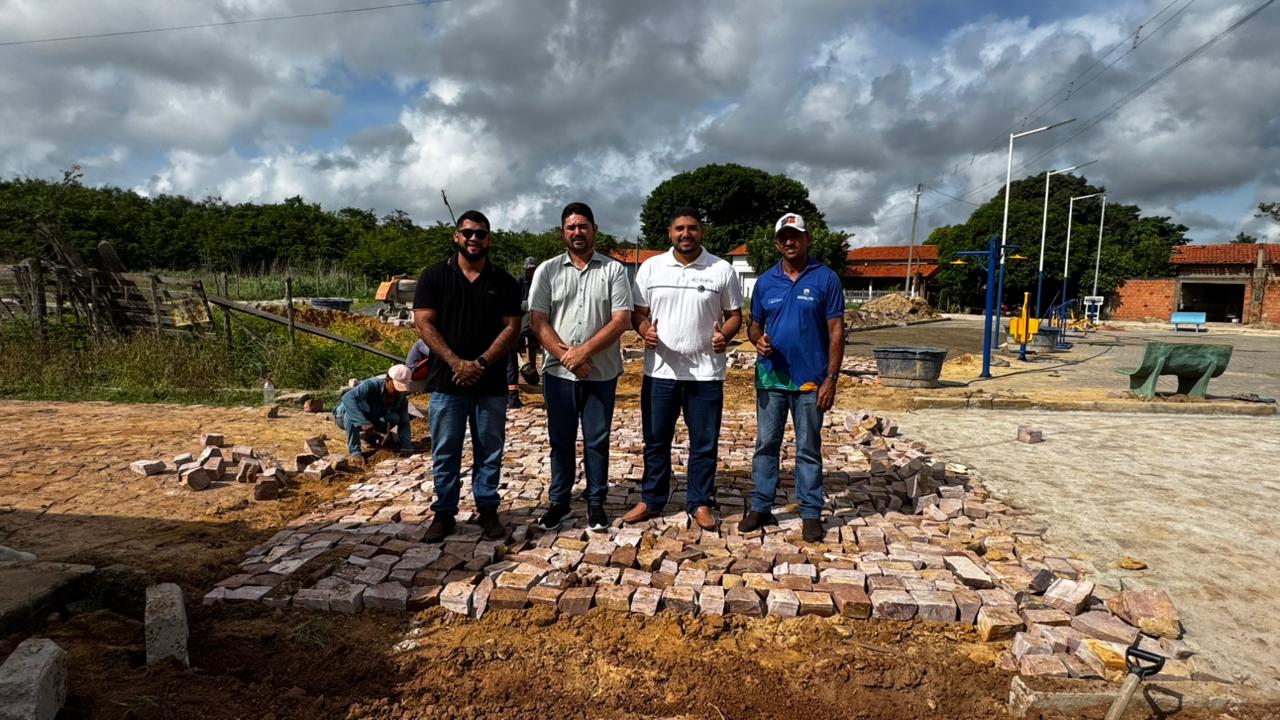 Obras de calçamento avançam em ruas do povoado Bela Vista