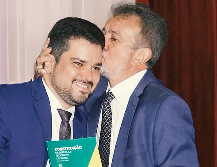 Prefeito de Campo Maior e filho ficam inelegíveis por abuso político