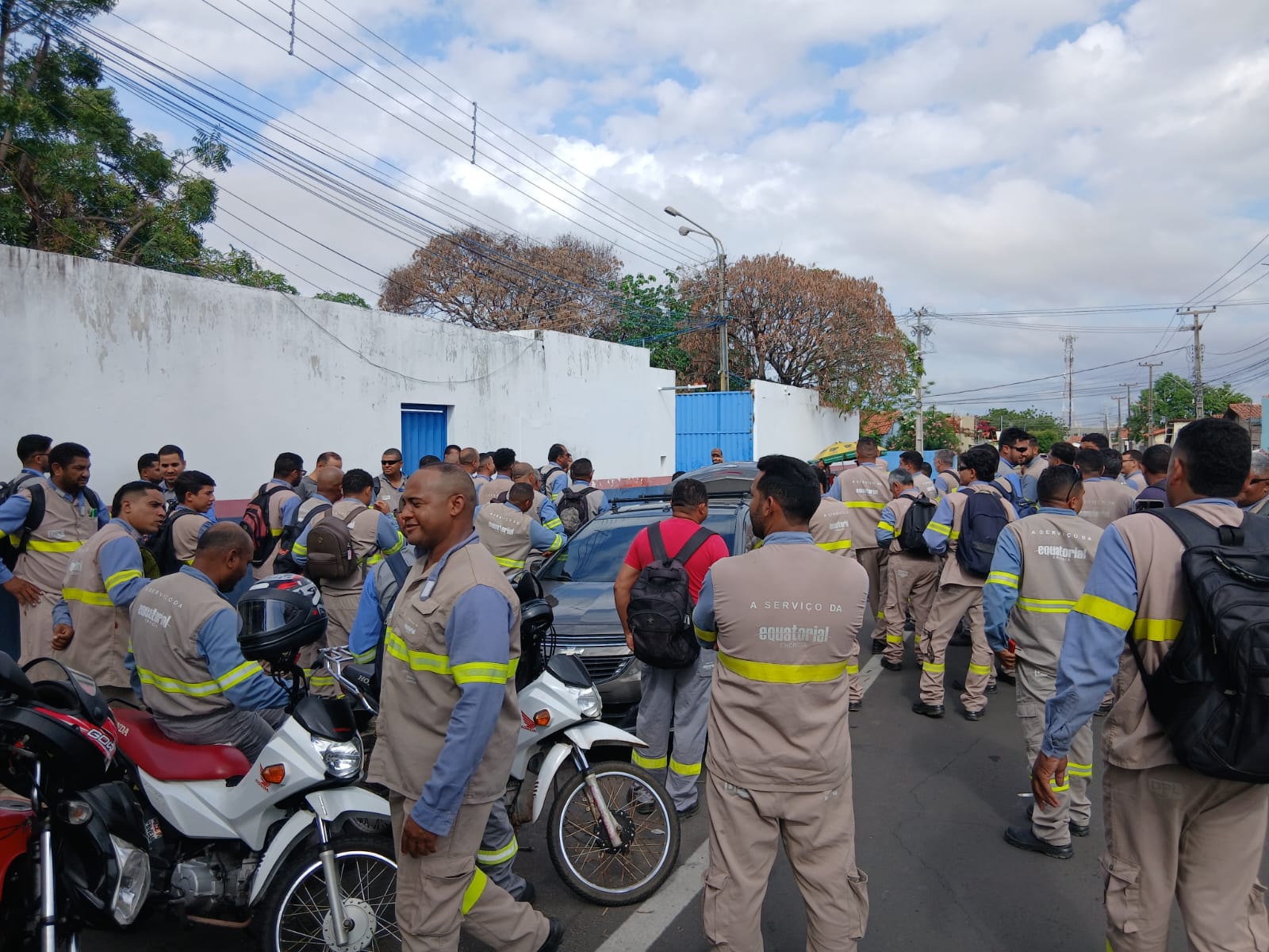 Eletricistas terceirizados da Equatorial paralisam atividades no Piauí