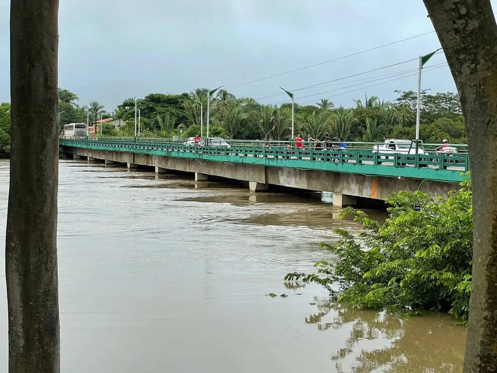 Rio Longá atinge cota de alerta em Esperantina e deixa desabrigados