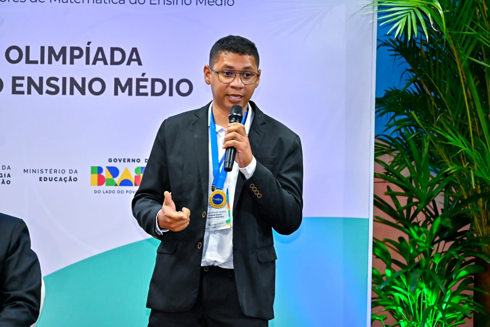 Professor de Batalha inicia intercâmbio educacional na China