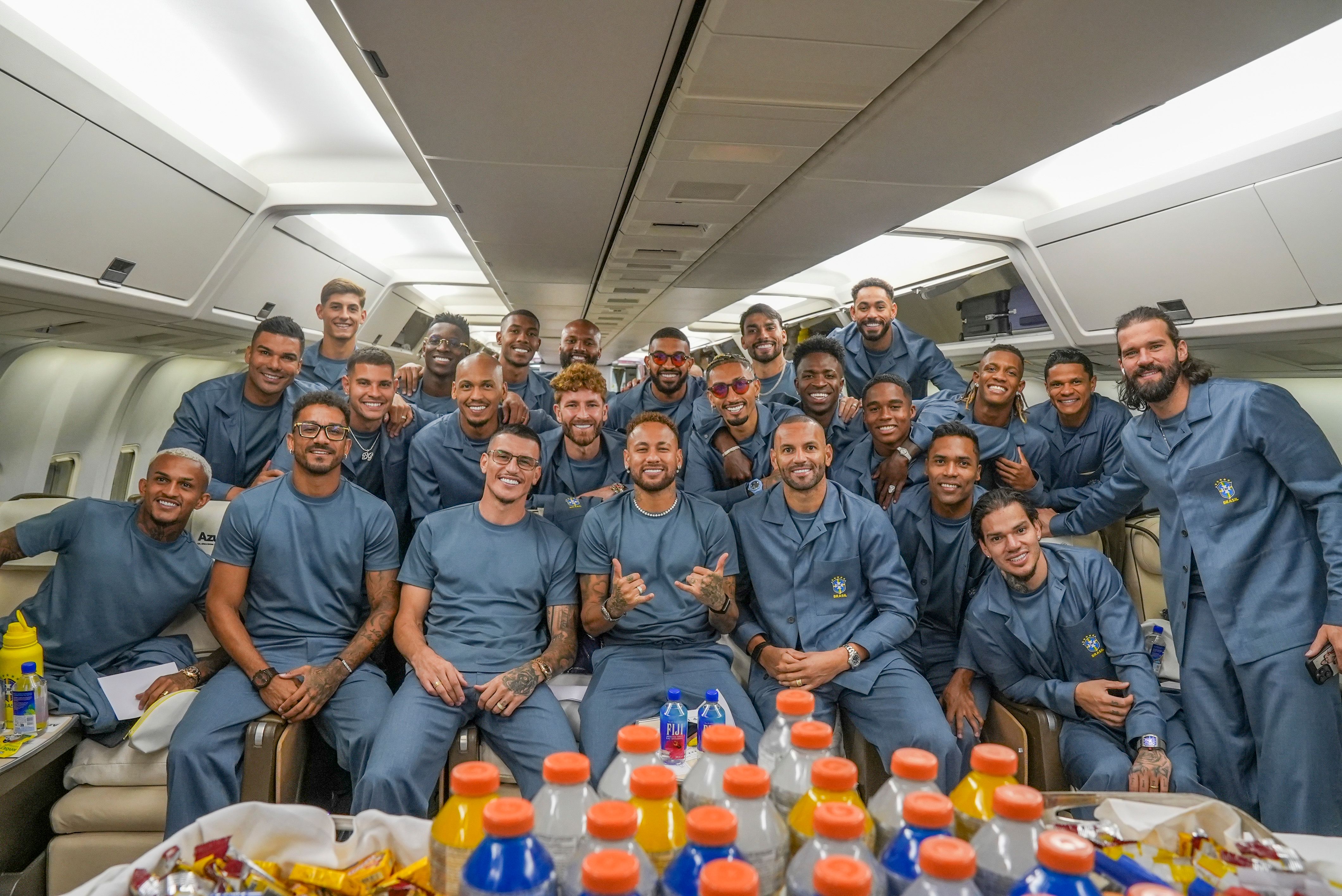 Seleção Brasileira embarca para a Copa; estreia será contra Marrocos