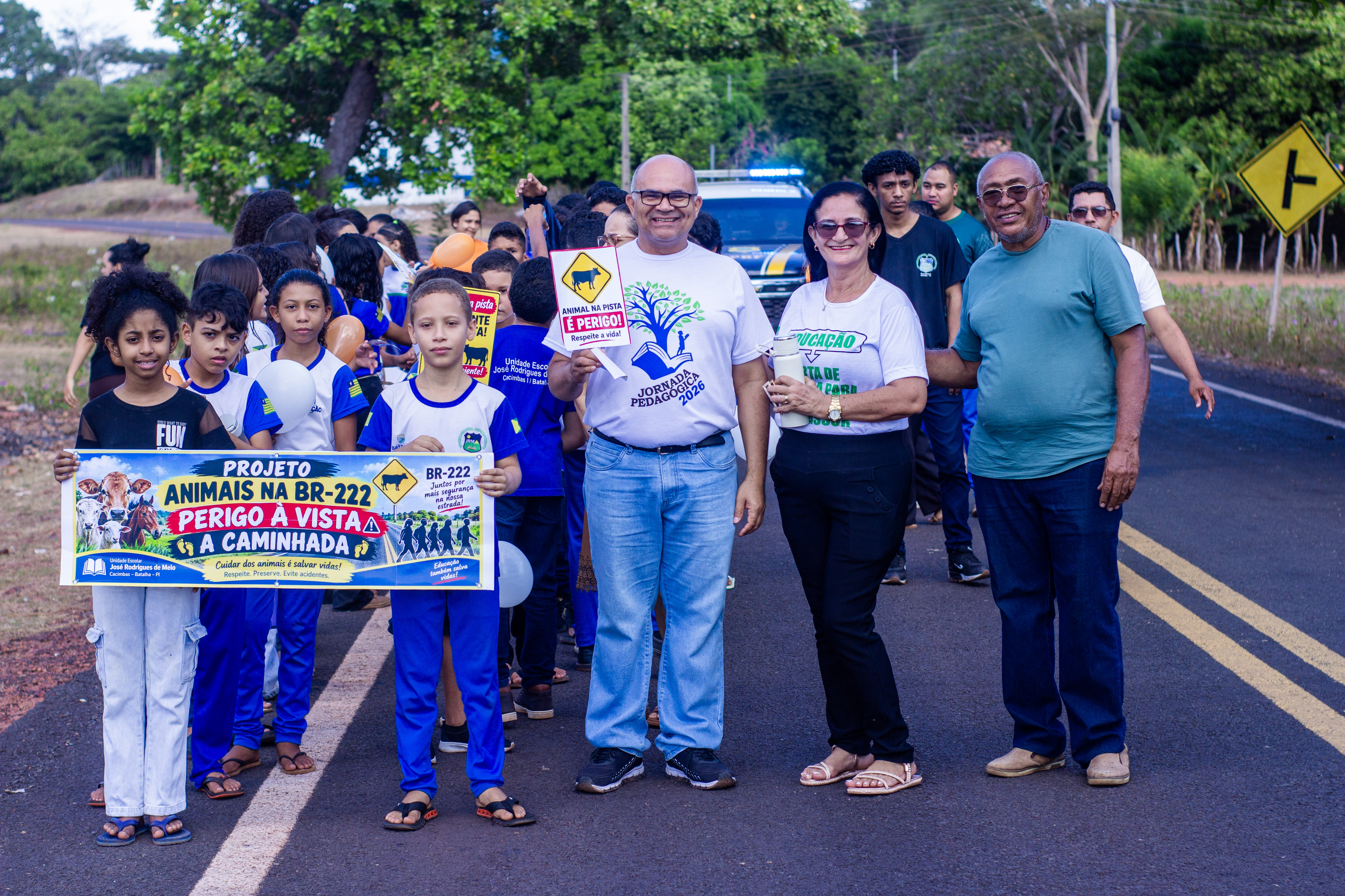 Escola de Cacimbas realiza projeto sobre riscos de animais soltos na BR-222