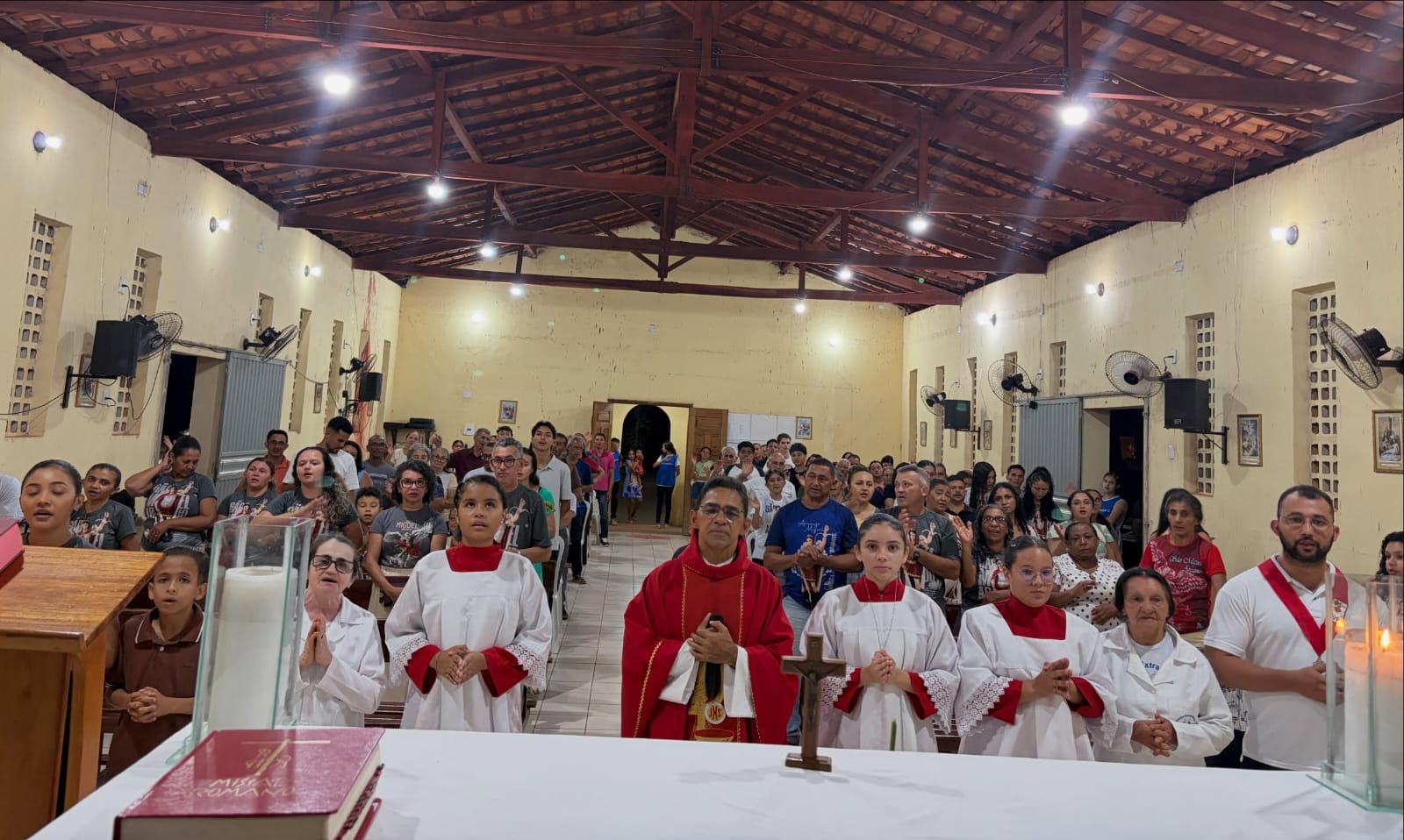 Hasteamento da bandeira e Santa Missa abrem oficialmente o Festejo de São Miguel