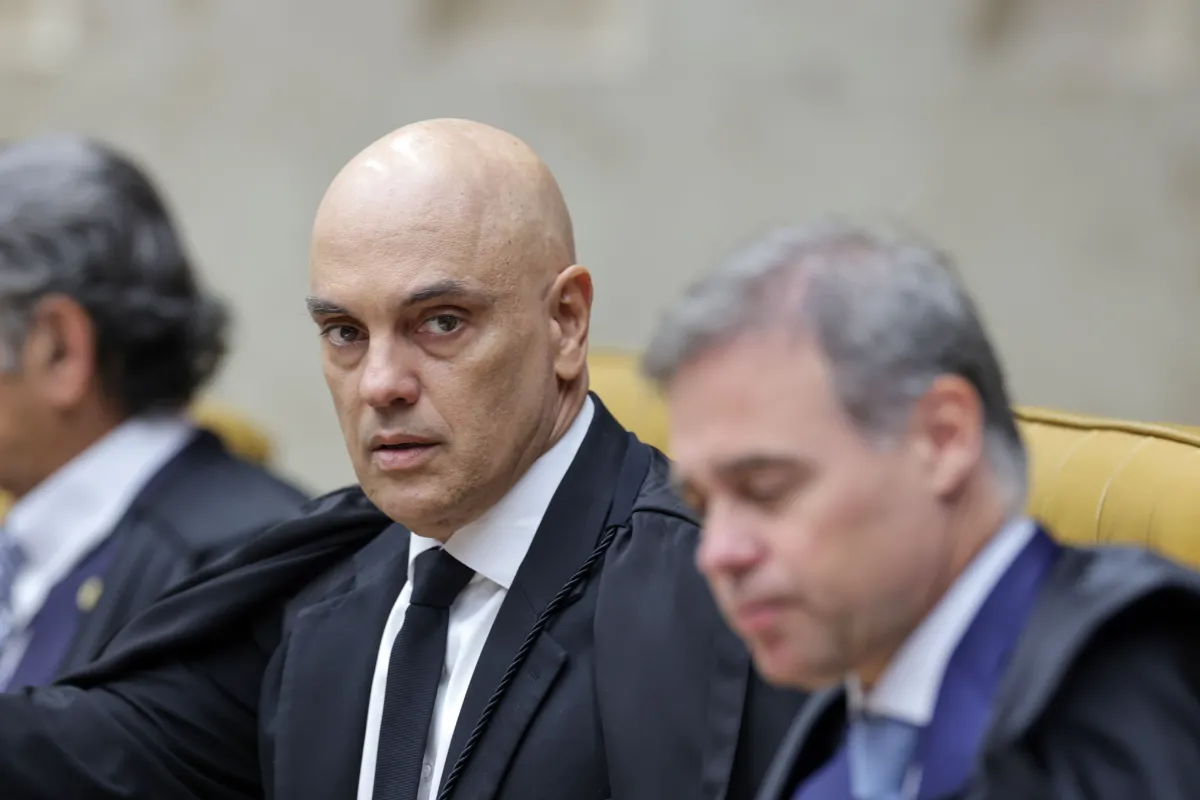 Moraes cobra de Fachin inclusão de Mendonça em julgamento sobre caso Master
