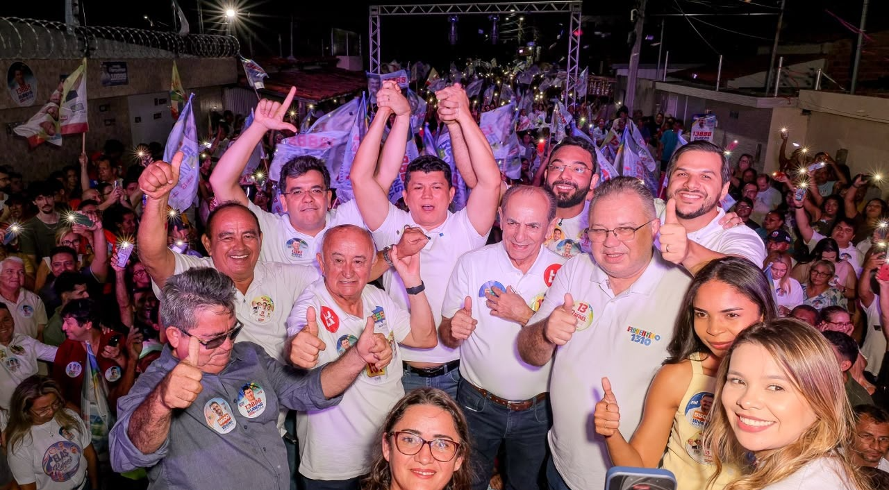 Rubens Vieira reúne cerca de 10 mil pessoas em ato político em Parnaíba